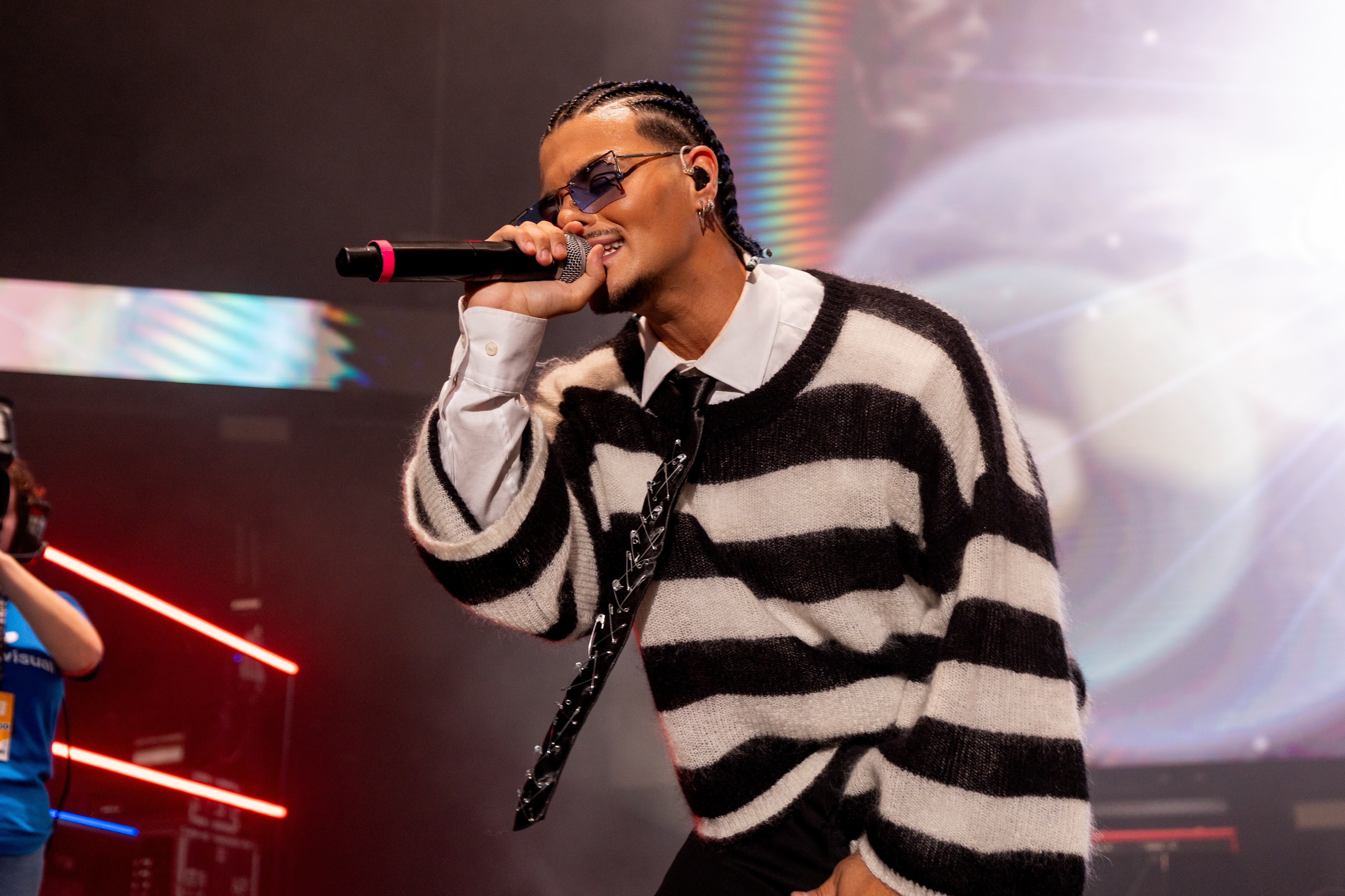 No hay festival sin Abraham Mateo , y es que sus actuaciones son siempre nuestras favoritas. Además de 'Plan de Hoy (quiero verte)',  ¿cómo fue ese medley con 'Clavaíto' y 'Maníaca'?