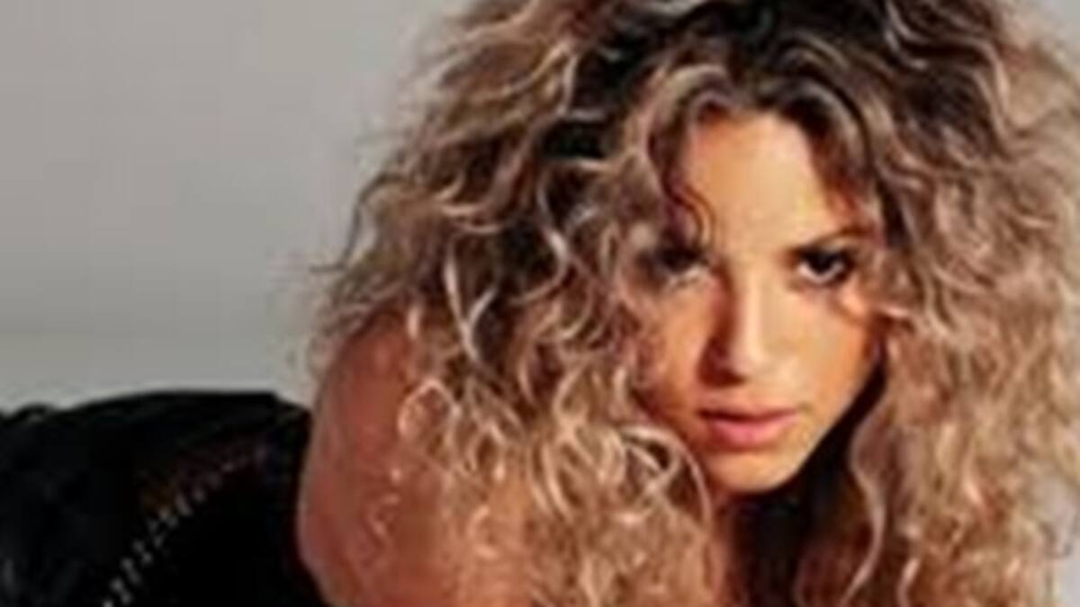 Atrapada Shakira justo cuando entraba a una escuela de strippers ¡Waka waka