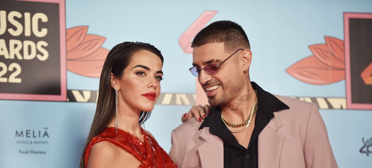 Violeta Mangriñán y Fabio en LOS40 Muisc Awards 2022.