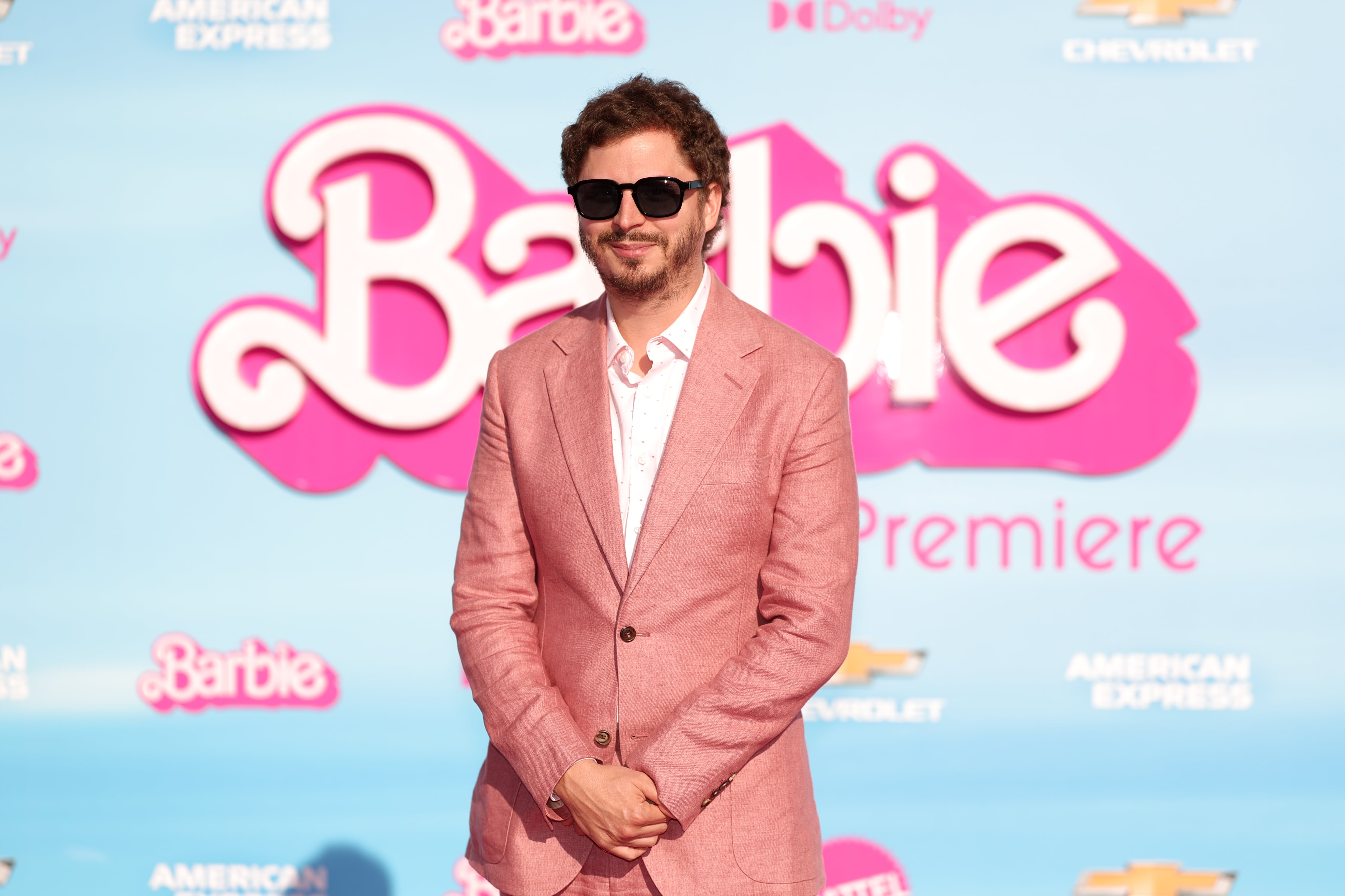 Rhea PerlmanMichael Cera en la premiere de Barbie.