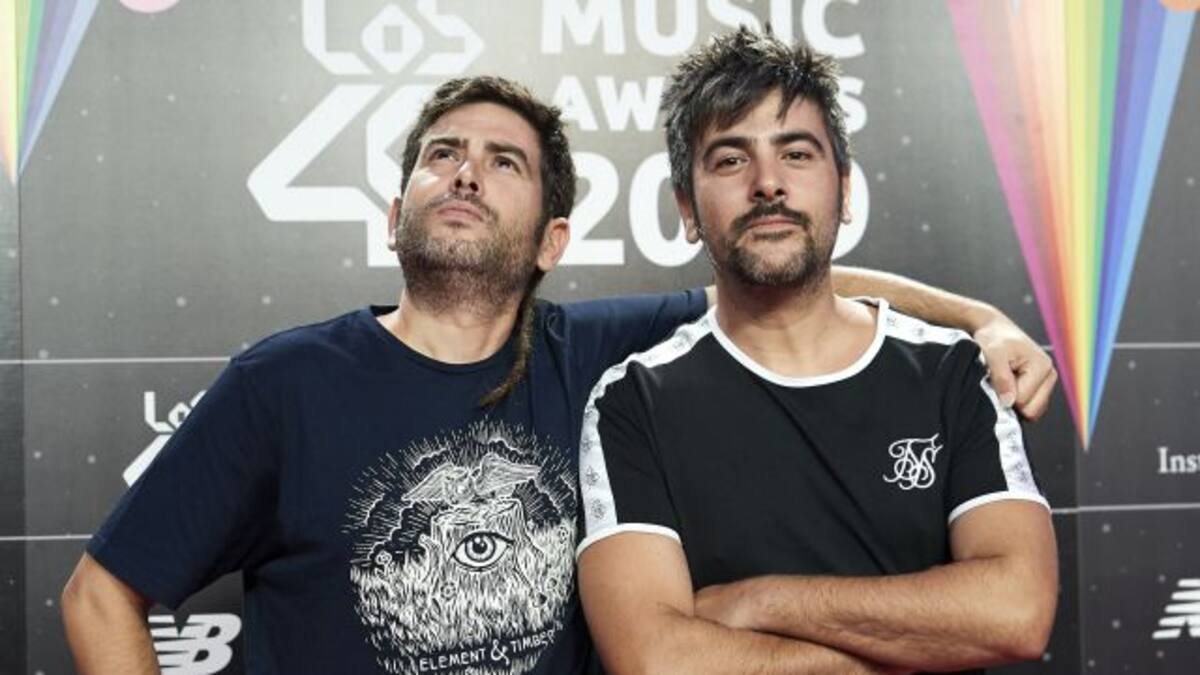 Fito y Fitipaldis y Estopa unen fuerzas en ‘Camiseta de Rokanrol’: mira el vídeo y la letra