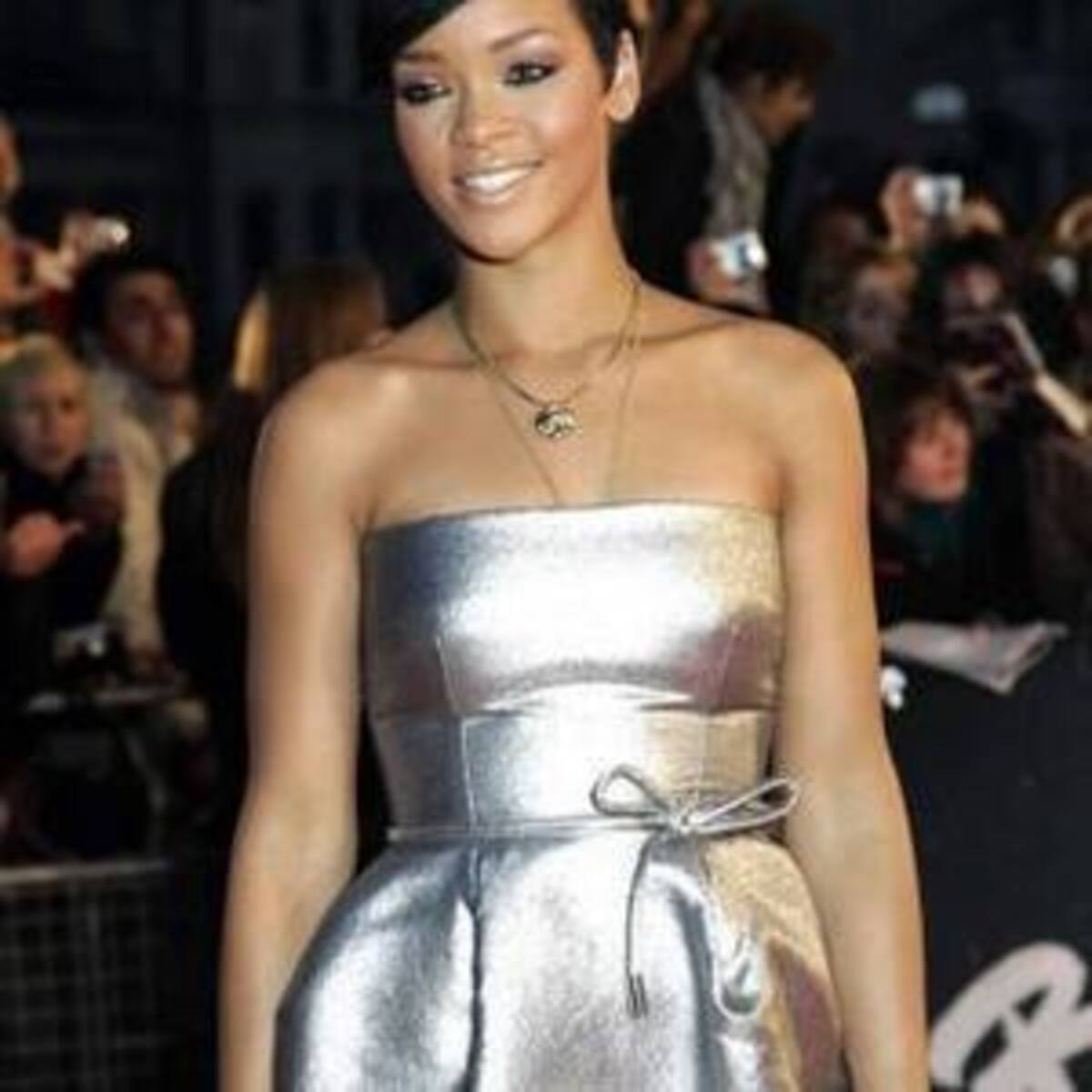 Rihanna promete ser una "chica buena" durante su concierto en Malasia