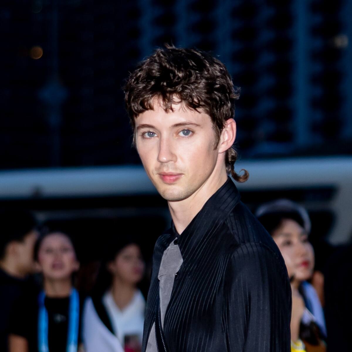 Troye Sivan desvela el tracklist de su disco 'She's The Best', con colaboración junto a Lily-Rose Depp