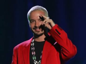 J Balvin se harta y contesta a un hater que le critica por su fama y su dinero