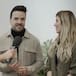Luis Fonsi y Paula Koops nos comparten sus manías y secretos cuando viajan en avión