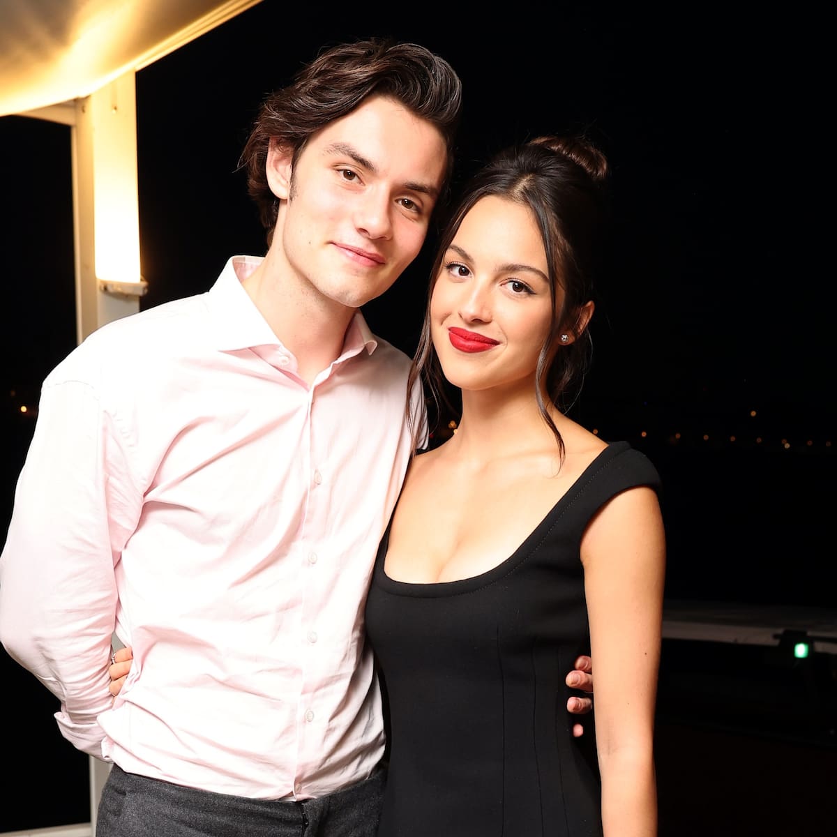 Todas las indirectas de Olivia Rodrigo a Louis Partridge en 'Drop Dead': ¿Por qué ha rodado el vídeoclip en Versalles?