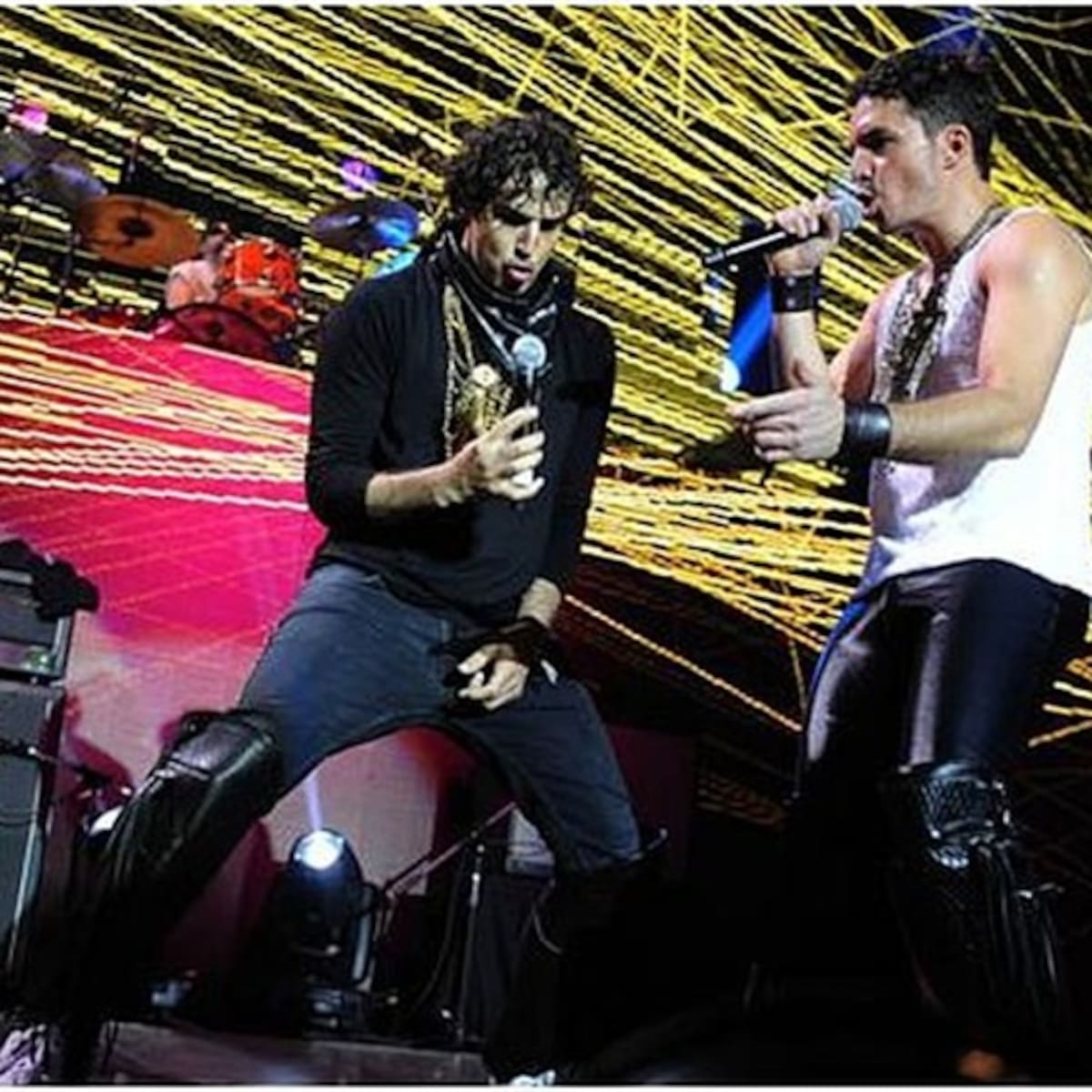 Illya Kuryaki and The Valderramas cantan junto a Earth, Wind and Fire