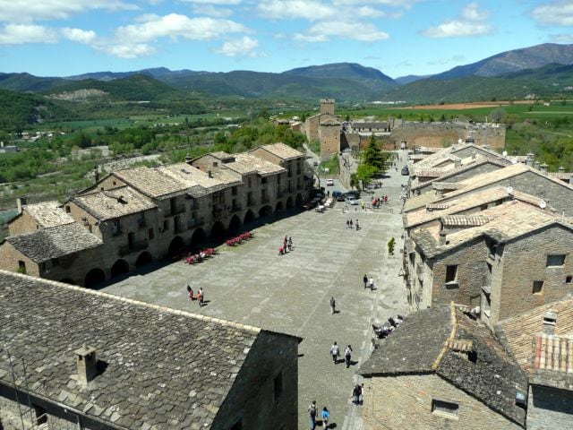 Plaza Mayor de Aínsa.