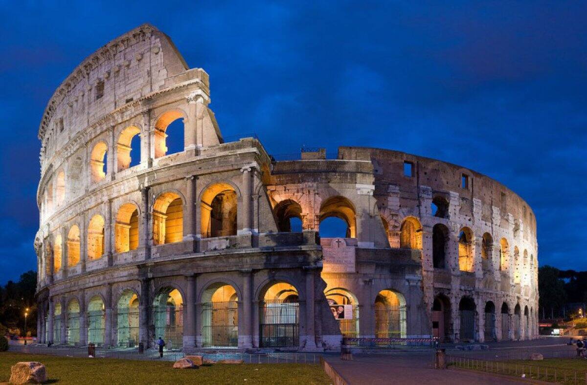 SAGITARIO: ROMA Esta ciudad es una mezcla de lo nuevo y lo viejo, un lugar perfecto para este signo.