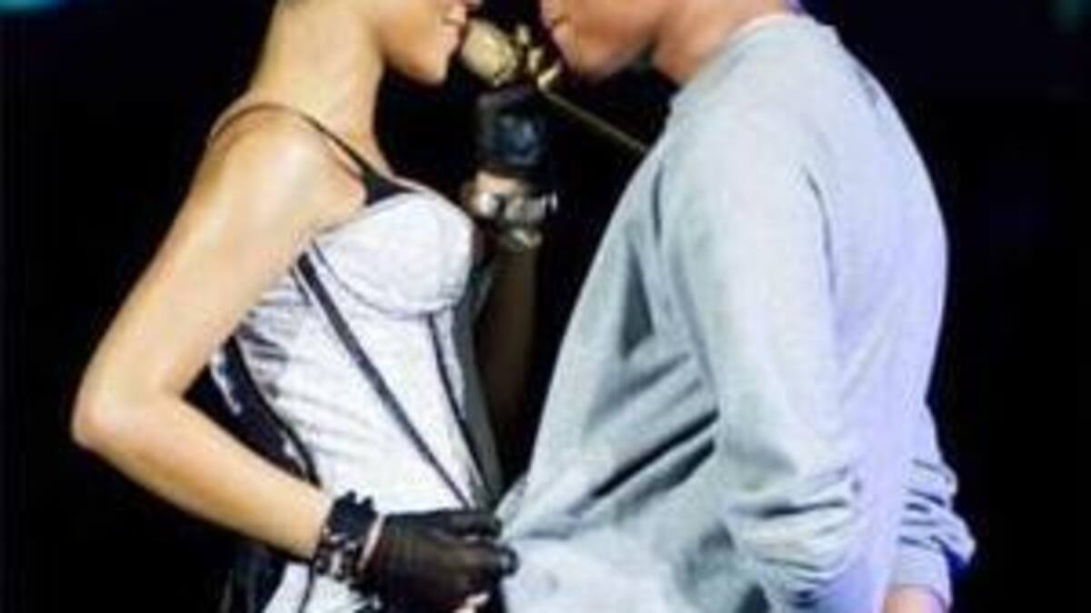 Rihanna y Chris Brown se enfrentan en Youtube