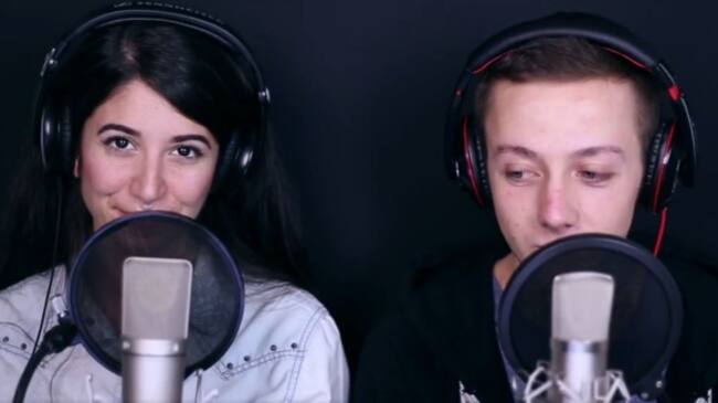 Los dos jóvenes creadores de este mashup.