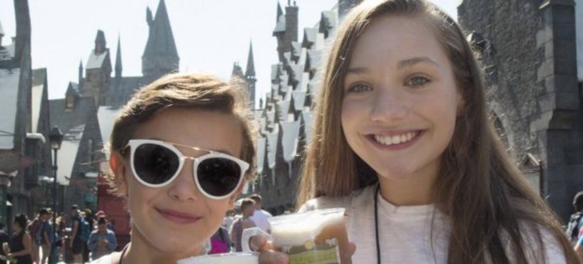 La bailarina No.1 de Sia y Eleven de "Stranger Things" juntas!"