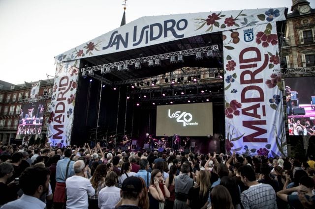 Concierto &#039;Rebobinando Tus Números 1&#039; de LOS40 en la madrileña Plaza Mayor en San Isidro 2019.