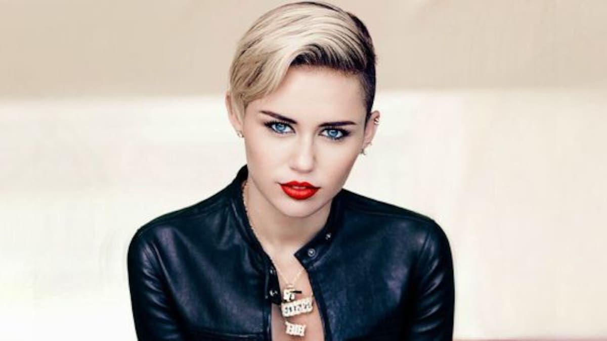Miley Cyrus y su collar de dientes