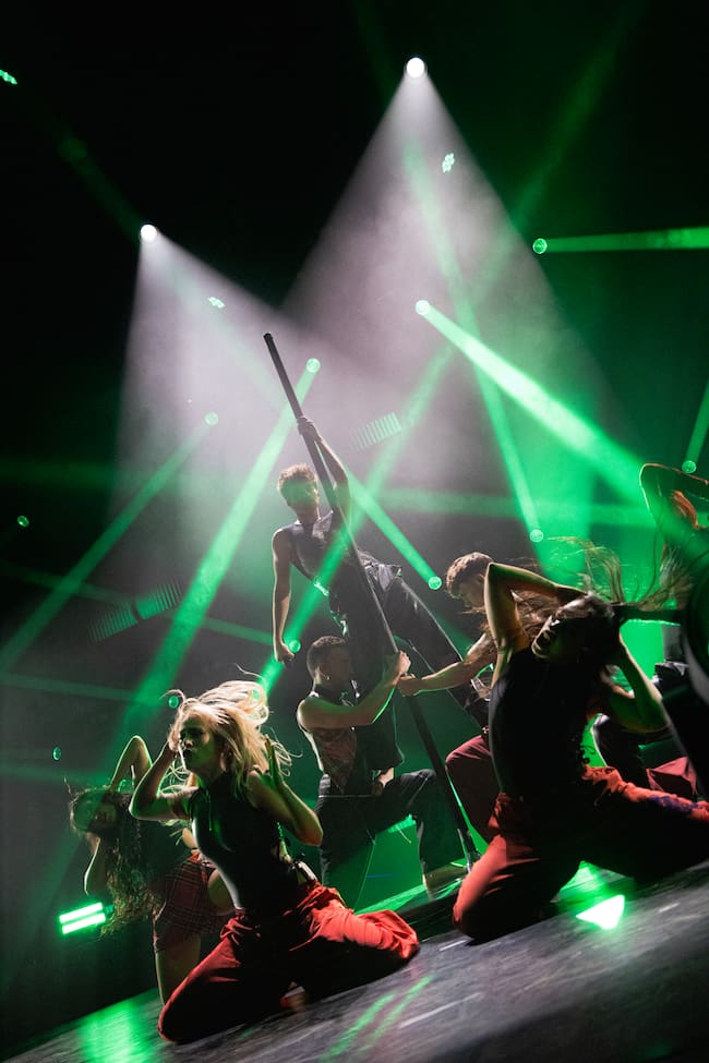 Martin bailando en 'Alors on dance' en la gira de OT2023.