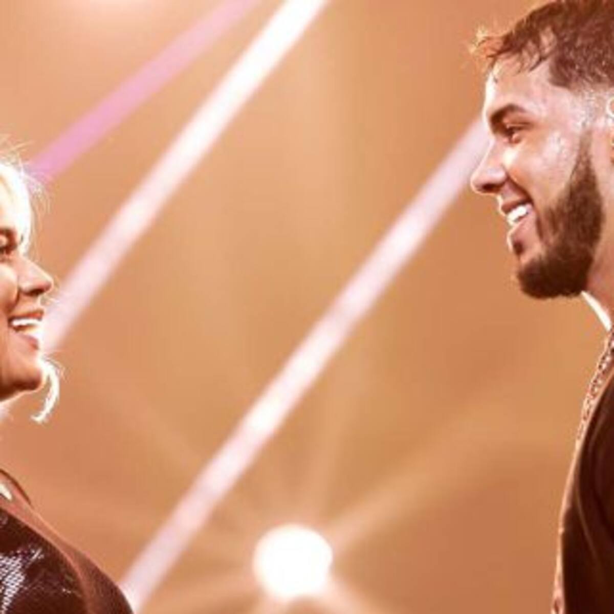 Karol G y Anuel AA usan la misma remera y generan rumores de reconciliación