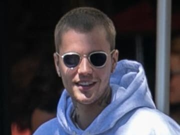 Justin Bieber pide a sus fans que se vayan de la puerta de su casa