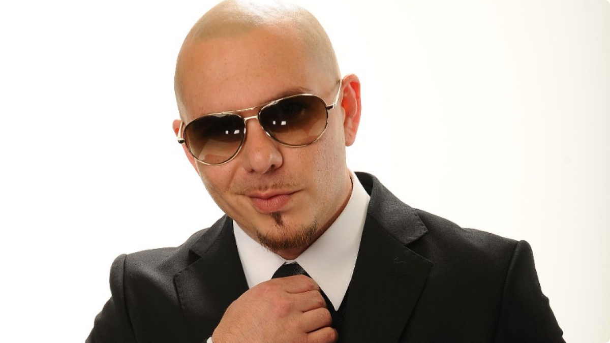 Pitbull la vuelve a liar con 'Fireball'