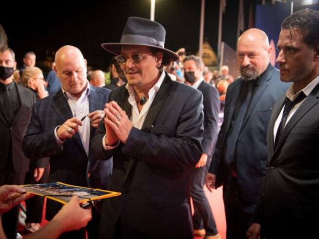 Johnny Depp reaparece en las alfombras rojas luego de demanda contra Amber Heard