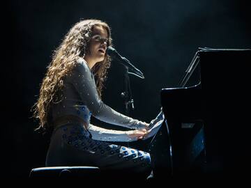 Emocionante, divertido y nostálgico: Amaia baja el telón de su gira 'Cuando no sé quién soy'