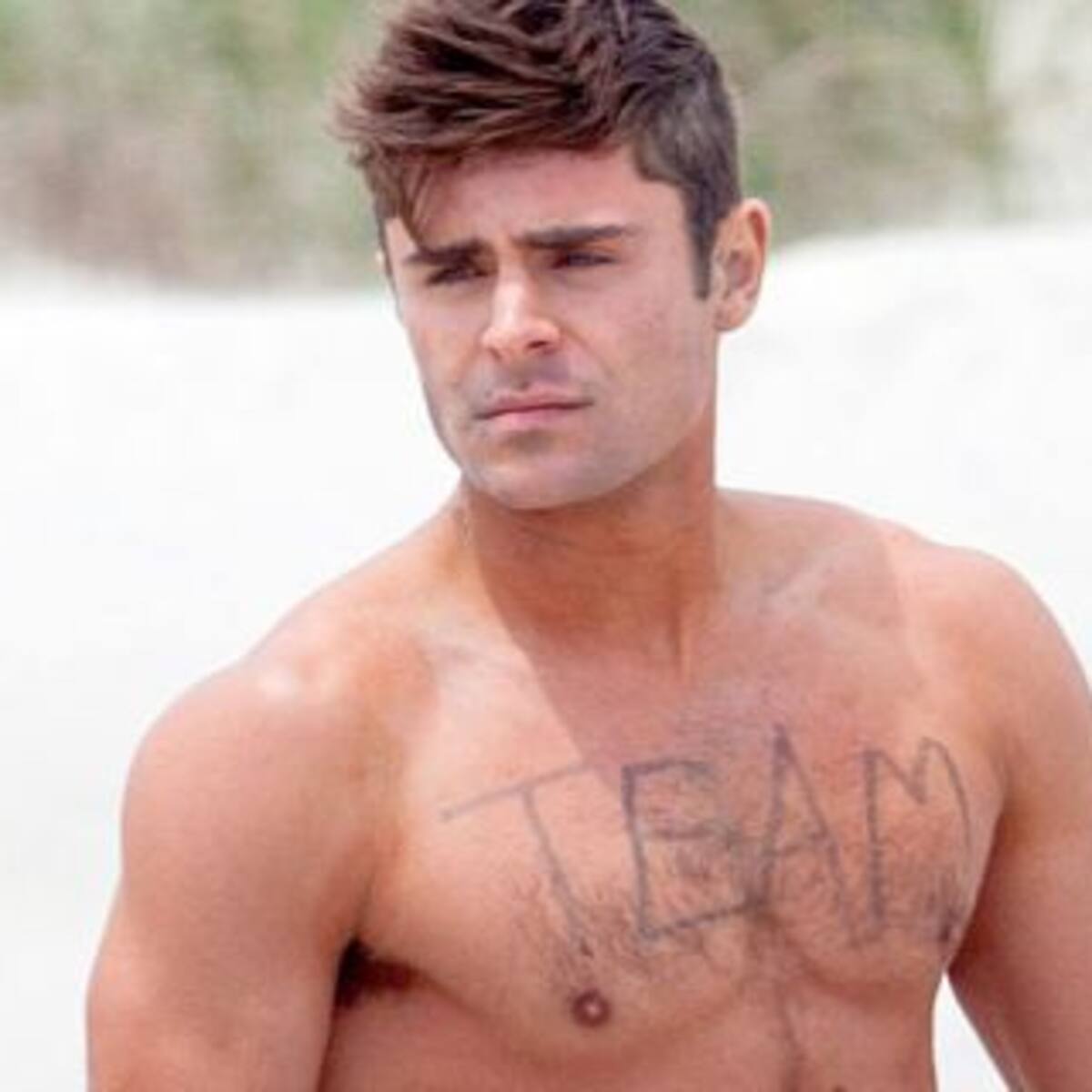 Zac Efron y la Roca en Baywatch