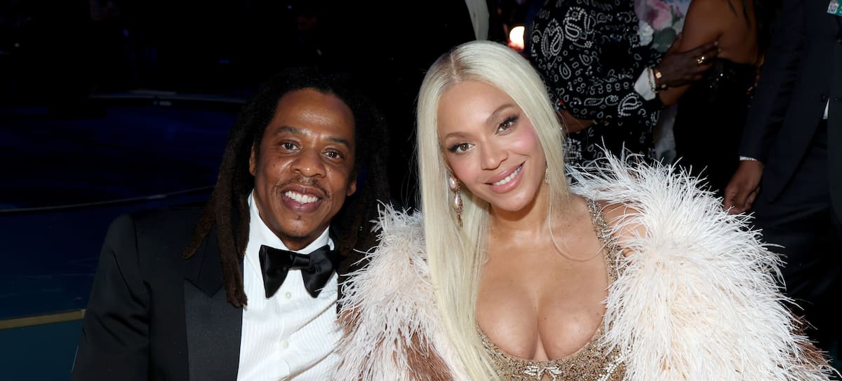 Los Grammy 2025 nos han dejado muchas sorpresas, y también mucho amor. Muchos artistas vivieron esta noche en pareja y una de las que más focos acaparó fue la formada por dos capos de la industria: Beyoncé y Jay Z. Por cierto que llevaron carabina, su hija Blue Ivy.