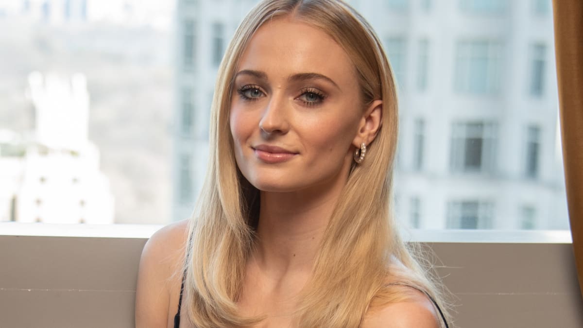 Lara Croft también se puede hacer daño: El rodaje de Tomb Raider, parado por una lesión de Sophie Turner