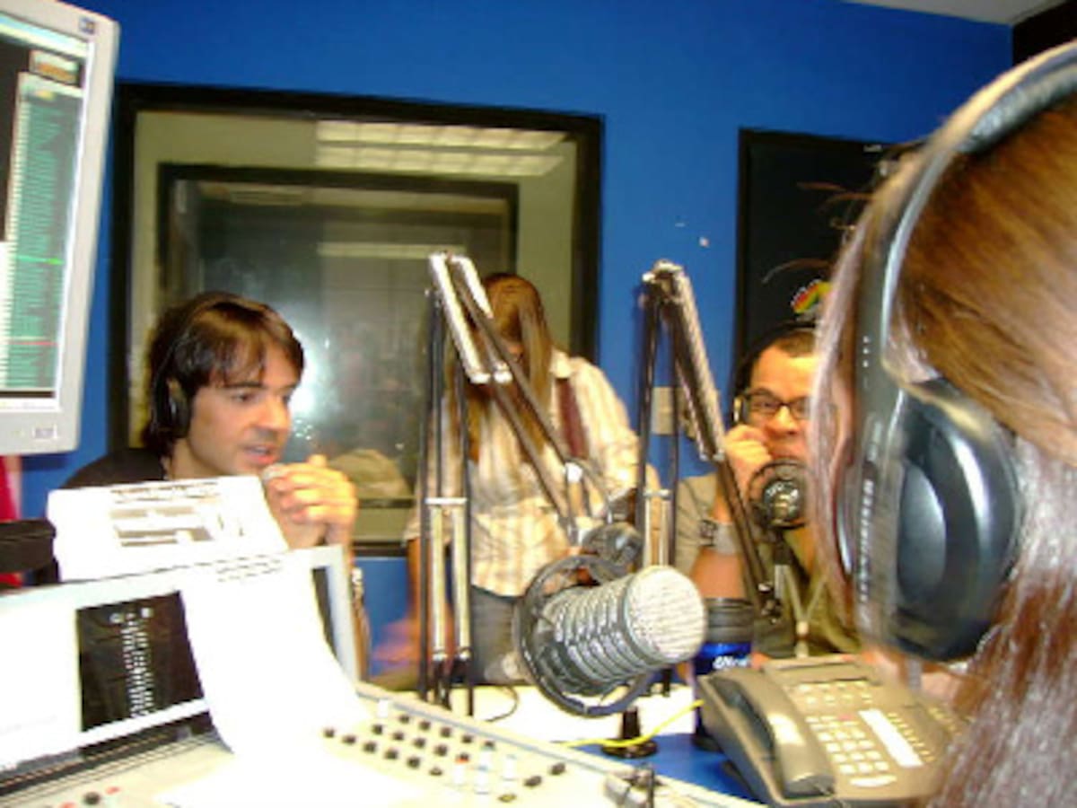 Vicky, Jair y Luis Fonsi