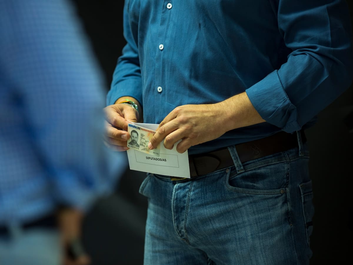 El DNI en el móvil: cuándo y cómo llevar tu identificación en el 'smartphone'