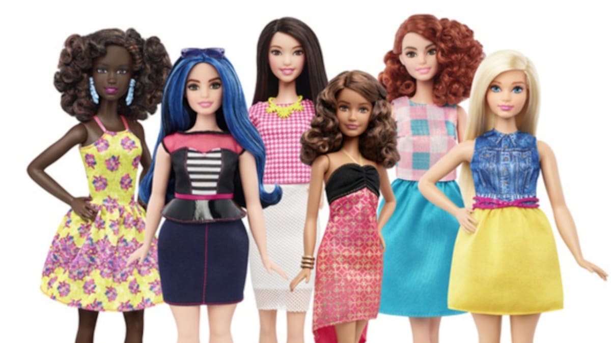 Barbie se reinventa con cuatro físicos diferentes