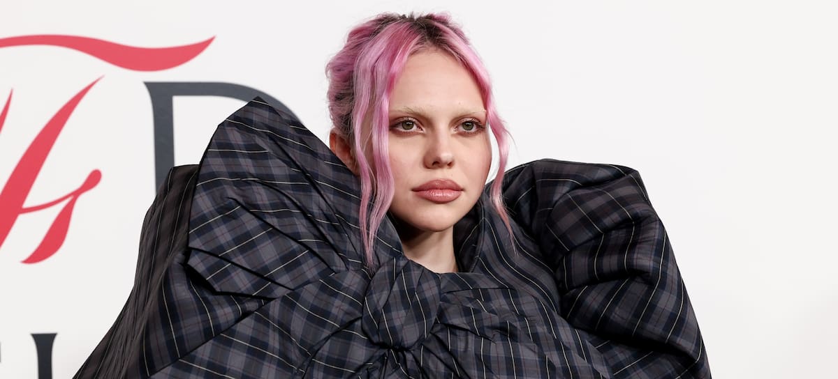 Adéla en los Premios CFDA de Moda 2025, celebrados en el Museo Americano de Historia Natural el 3 de noviembre de 2025 en Nueva York, Nueva York.