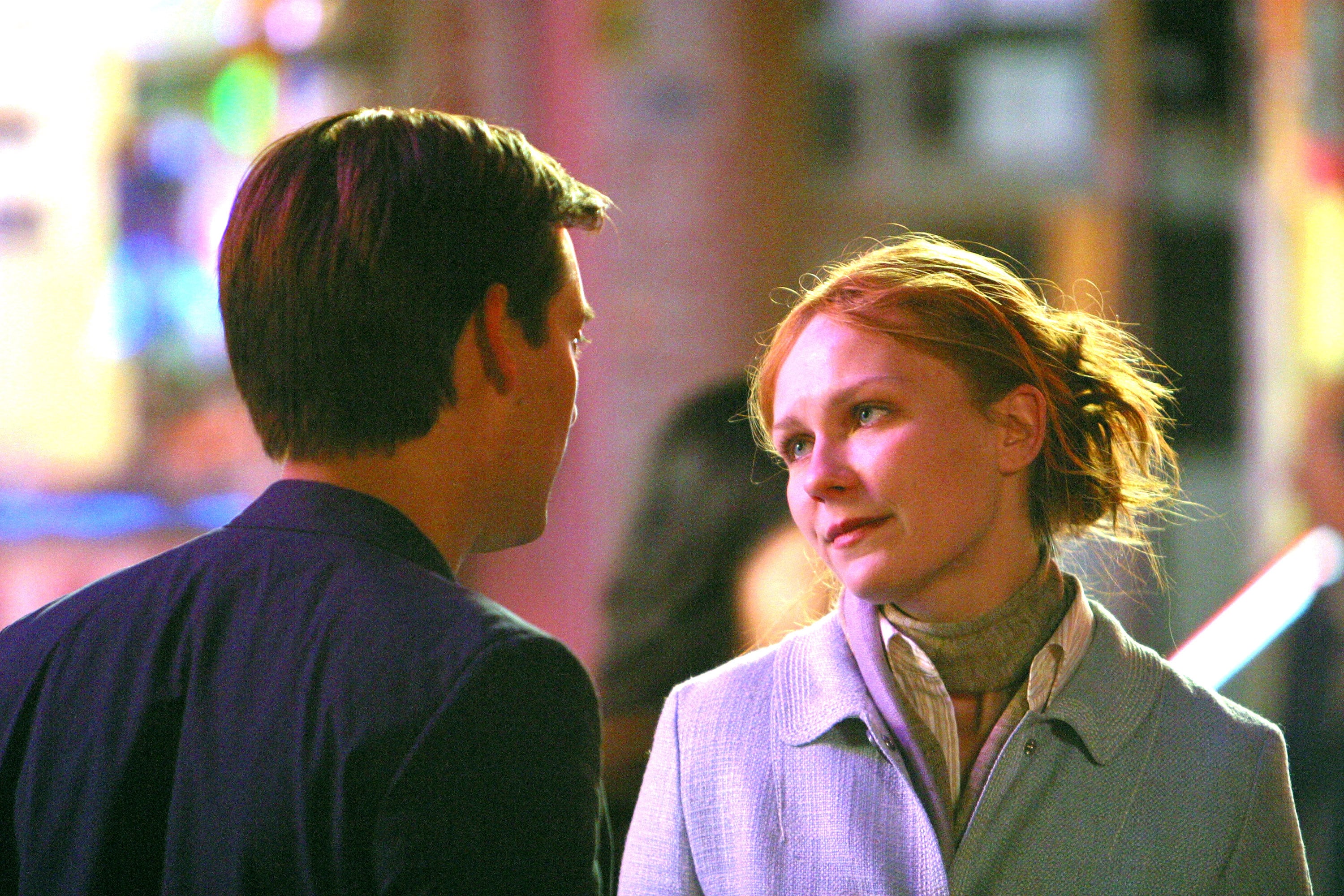 Tobey Maguire y Kirsten Dunst en el rodaje de &#039;Spider-Man 2&#039; en 2003. / James Devaney/WireImage