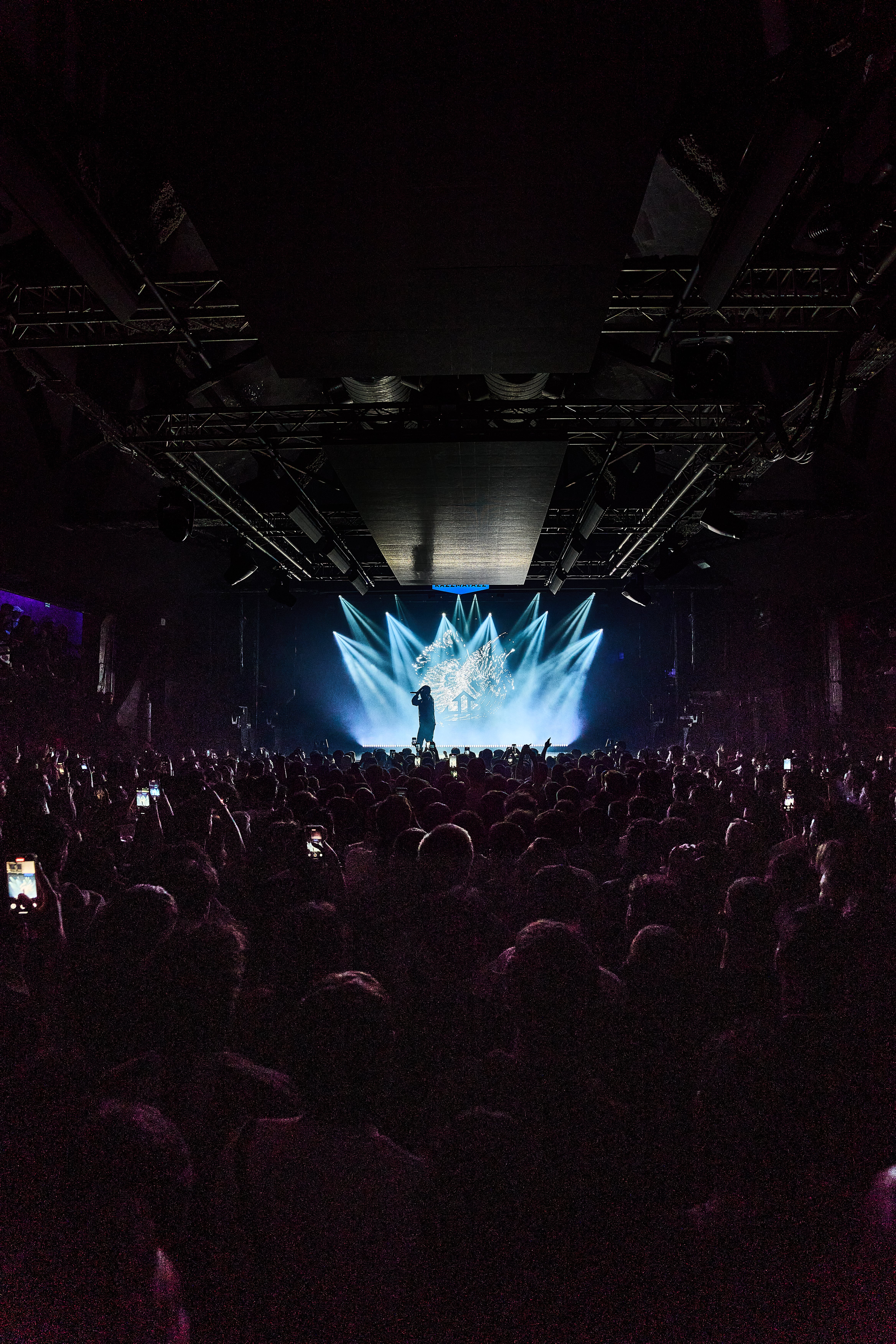 Hoke actuando en el &#039;Tres Creus Tour&#039; en la sala Razzmatazz de Barcelona. Aitana Sainz @cicutafilms