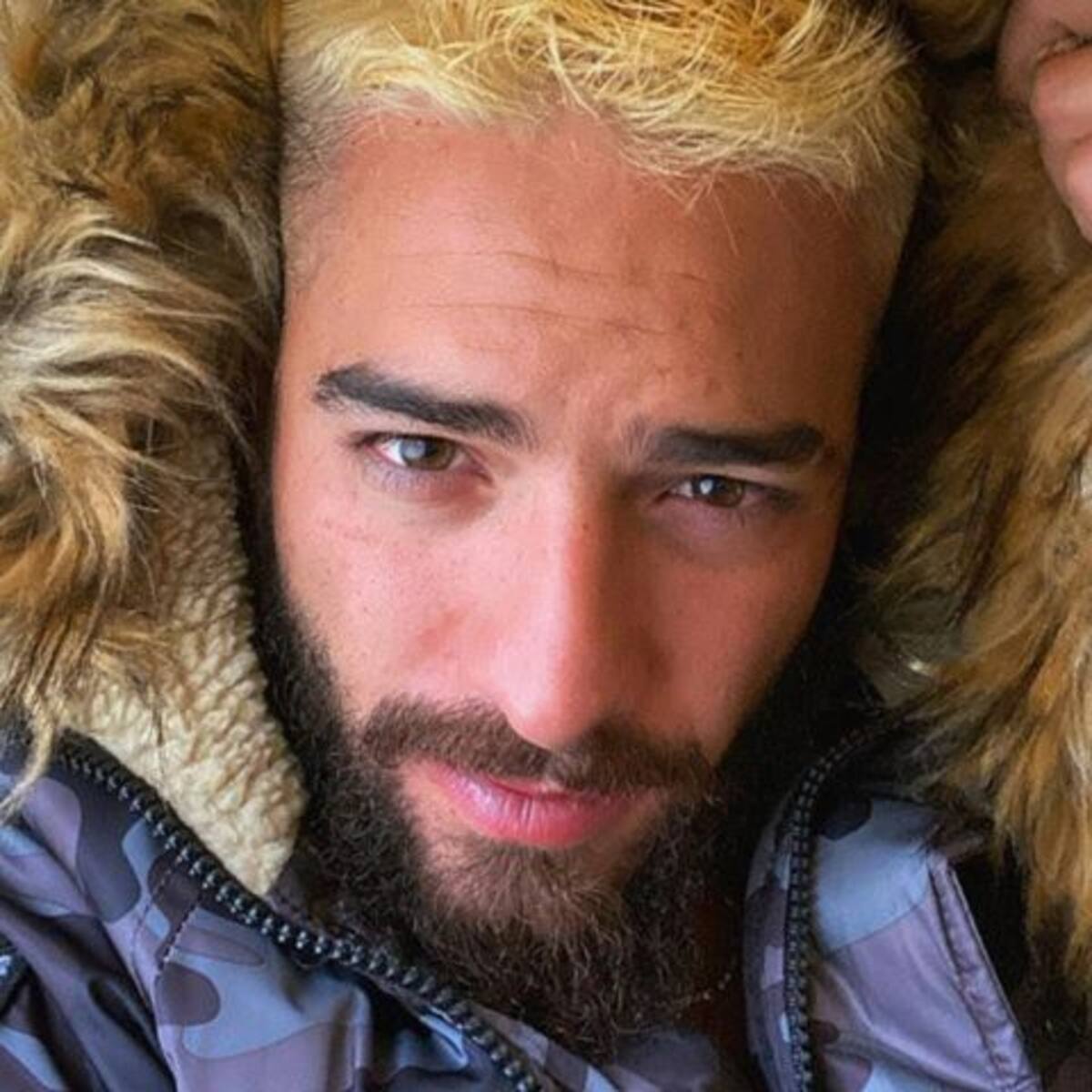 Reaparece Maluma con radical cambio de look