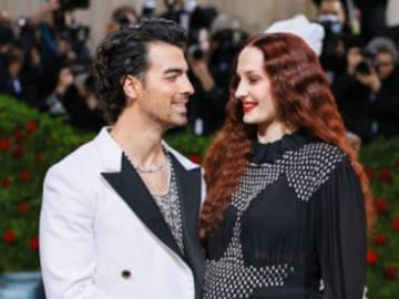 10 parejas de la MET Gala 2022 que derrochan amor y glamour en la alfombra roja
