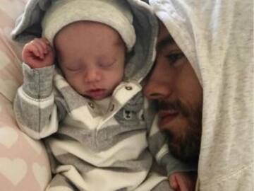 Enrique Iglesias comparte tierna foto con sus gemelos