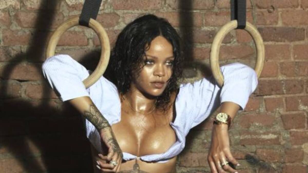 Rihanna posa en sexy lencería