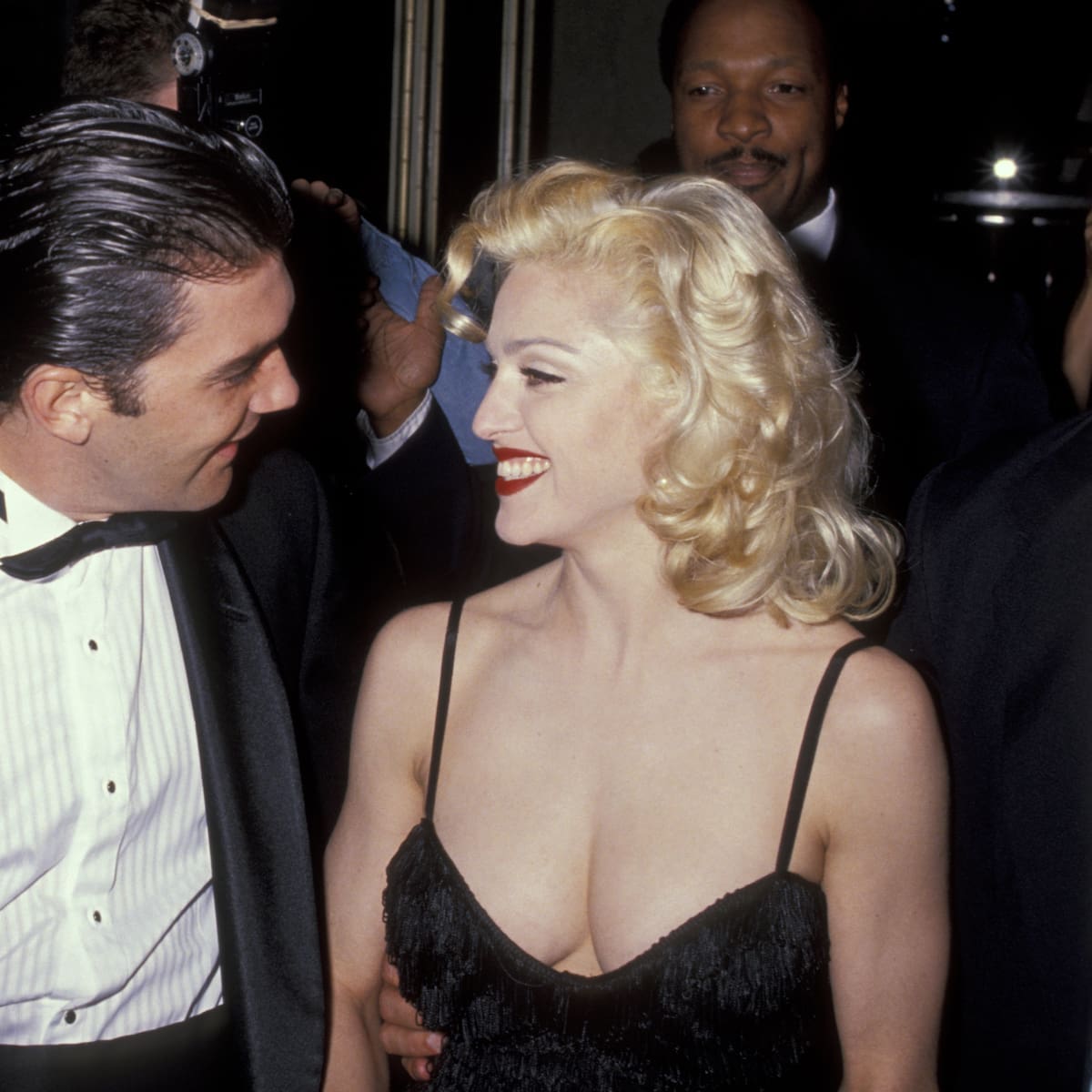 La fiesta de Pedro Almodóvar para Madonna en Madrid que terminó con la cantante llorando por Antonio Banderas: "¡Está casado!"