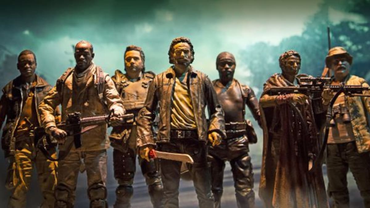 Fans de 'The Walking Dead' recogen firmas para despedir al encargado de la serie