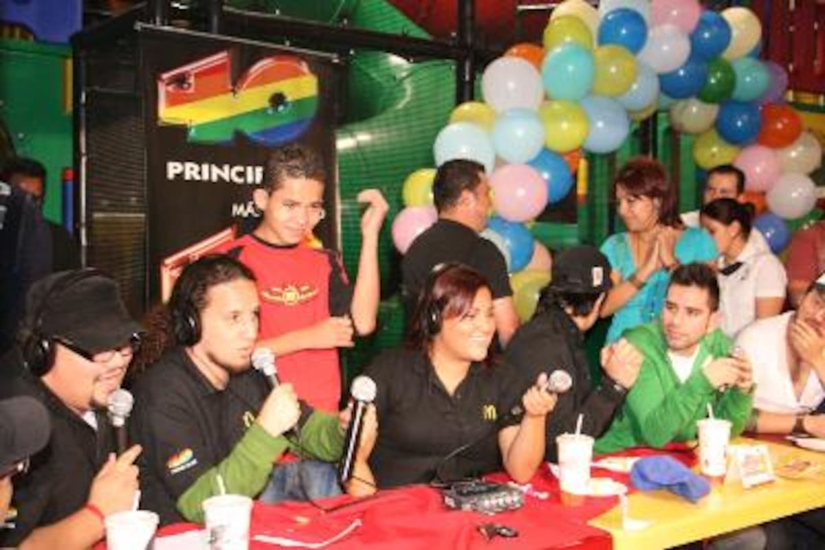 La Hora sin Nombre Segundo Aniversario Mc Donald's Zapote
