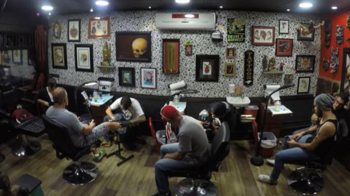 Evento de tatuajes recaudará fondos para escolares