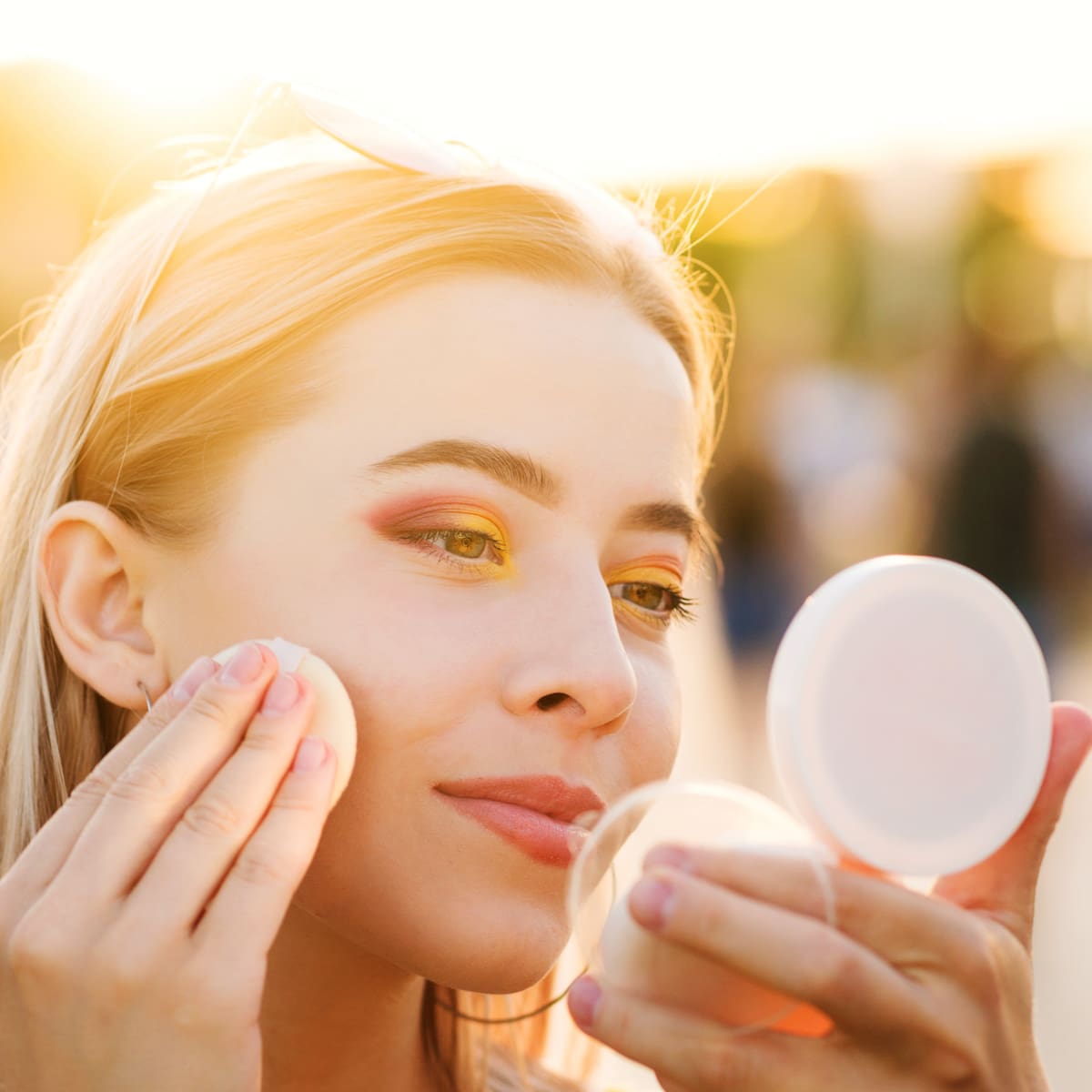 7 consejos para lucir un maquillaje perfecto este verano (sin brillos ni manchas por la calor)
