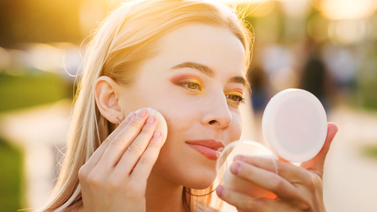 7 consejos para lucir un maquillaje perfecto este verano (sin brillos ni manchas por la calor)