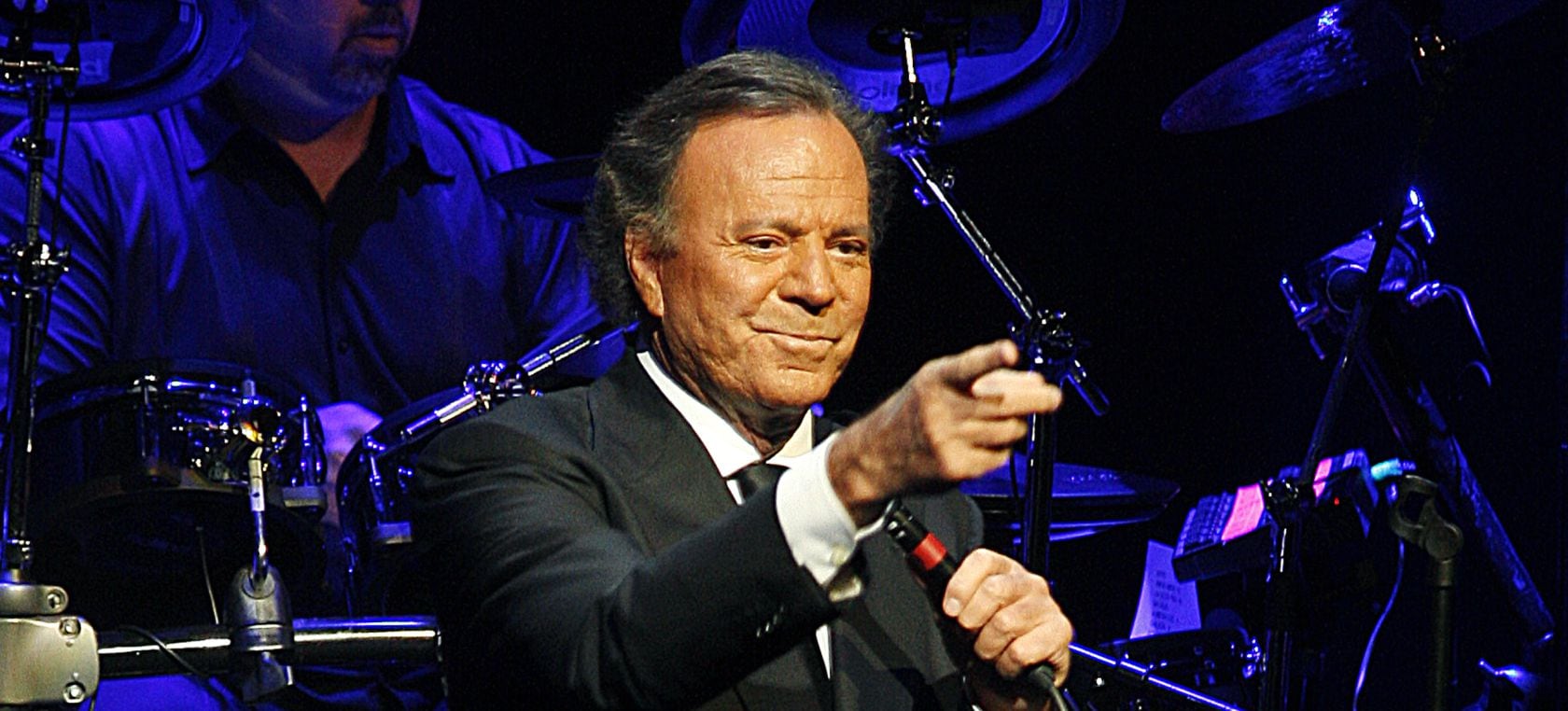 Julio Iglesias: único cantante entre los 100 españoles más ricos, según la revista Forbes.