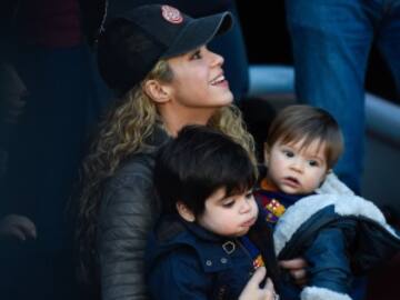 Shakira comparte foto de sus hijos con la camiseta de la selección Colombia