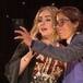 ¡El blooper de Adele y su blooper con una fan!