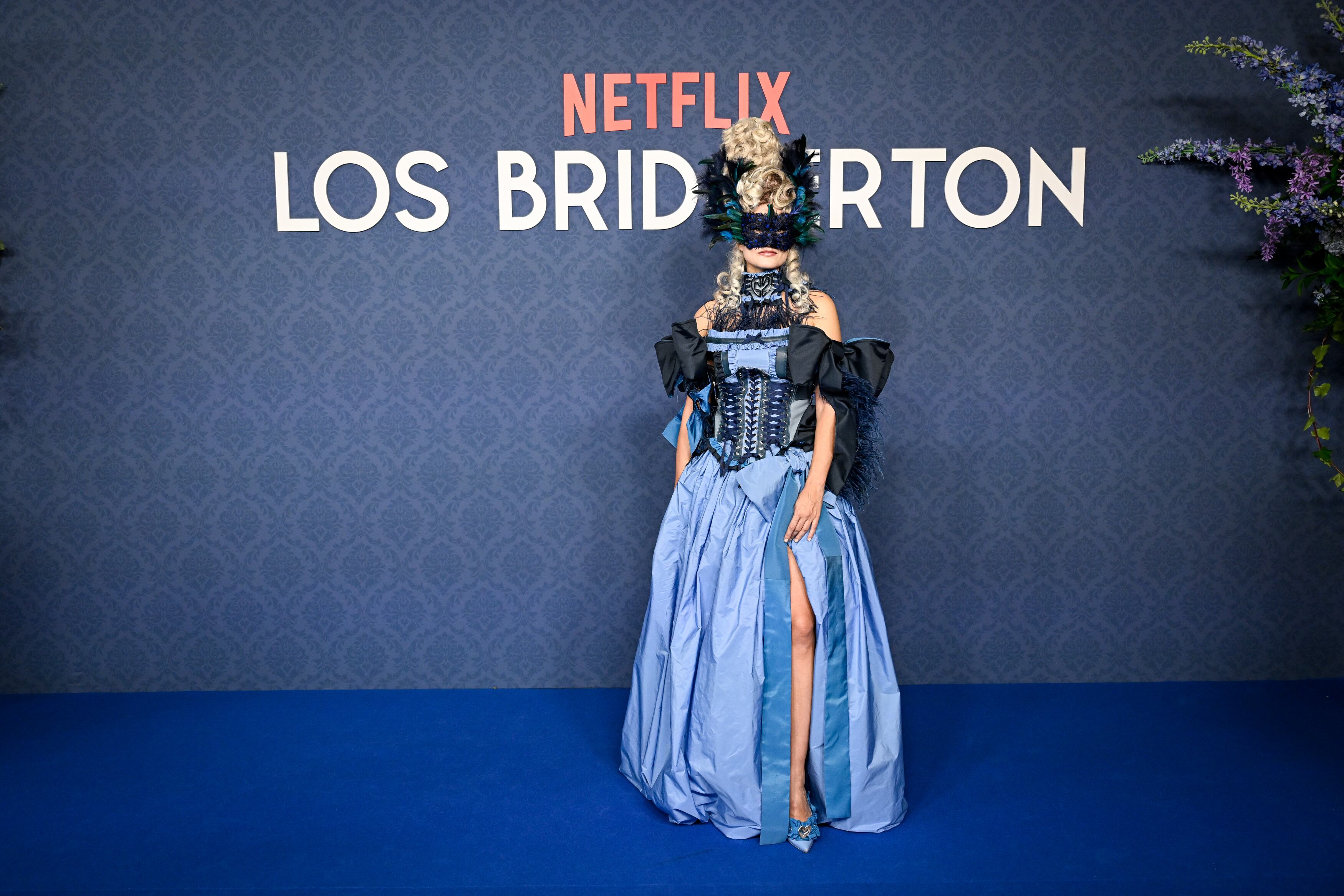 Alba Carrillo, o Labubu Bridgerton, como la llamaba el diseñador de su vestido, Domingo Rodríguez. Uno de los trajes más barrocos y una de las pelucas más acorde con la época.