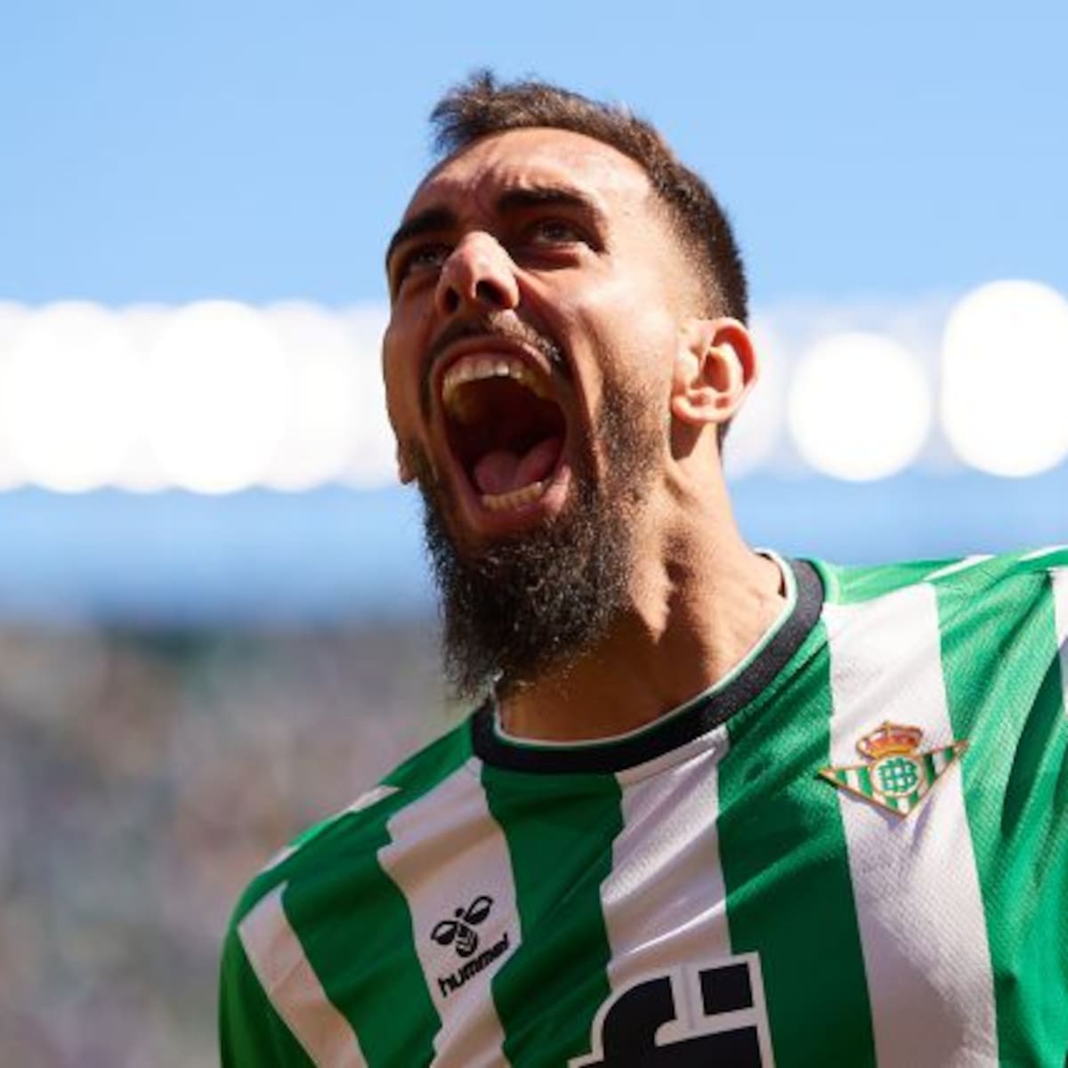 Borja Iglesias, el futbolista que se pinta las uñas y estalla contra los haters que le critican por eso