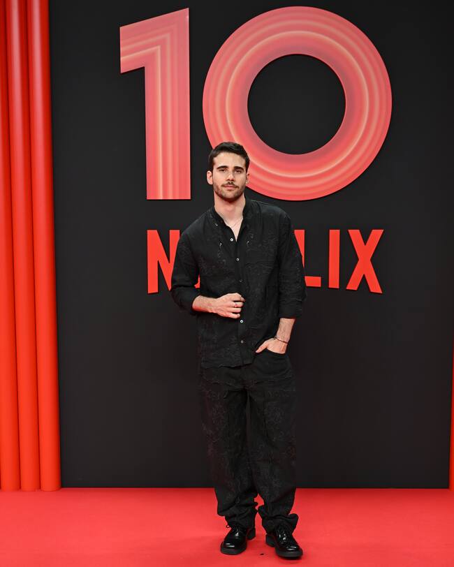 La plataforma se ha convertido en la cantera de la que salen las nuevas generaciones de actores y actrices de nuestro país y uno de ellos es Julio Peña, todo al negro.