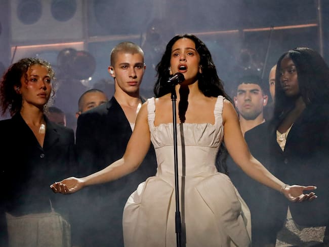 Rosalía actuando en los premios BRIT 2026 el 28 de febrero de 2026 en Manchester, Reino Unido.